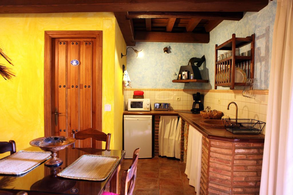 Apartamentos Rurales La Solana Robledillo De Gata Exterior photo