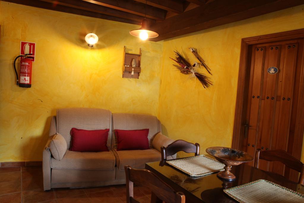 Apartamentos Rurales La Solana Robledillo De Gata Exterior photo